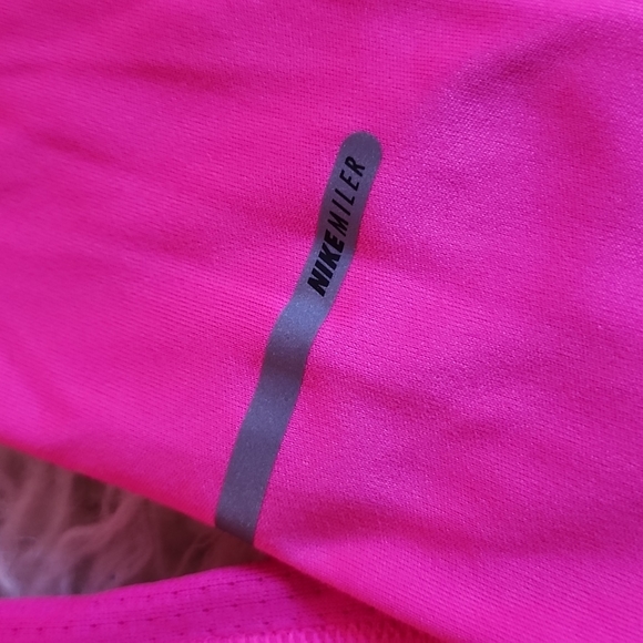 NEW!  Nike Running Long Sleeve Miler Running Athletic Top in Hot Pink - Picture 5 of 11
